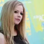 Avril Lavigne: Nach zwei Jahren Abwesenheit ist die Sängerin komplett verwandelt zurück