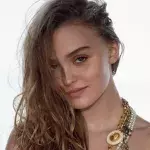 Lily-Rose Depp zeigt sich so freizügig wie noch nie