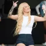 Iggy Azalea sorgt mit einer durchsichtigen Bluse für Aufsehen