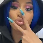Cardi B zeigt ihre Kurven in sexy Unterwäsche