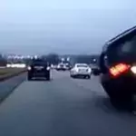 Wagen fährt zu dicht auf: Plötzlich bremst das Auto vor ihm