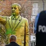 Erdogan-Statue mitten in Deutschland: Polizei und Feuerwehr greifen durch!