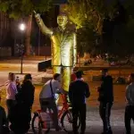 Erste Vorfälle an goldener Erdogan-Statue mitten in Deutschland
