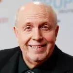 Er hat gut lachen: Das lange Leiden hat für Reiner Calmund ein Ende.