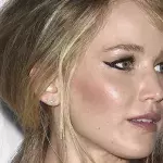 Jennifer Lawrence sorgt für rote Ohren am Set