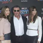 Kardashians-Nachfolge: Sylvester Stallone plant Reality-Show mit seinen Töchtern (Brouillon)