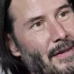 Keanu Reeves kehrt zurück als Neo in einem Video zu den Dreharbeiten von Matrix 4