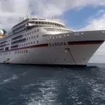 Kreuzfahrtschiff MS "Europa" in der Südsee