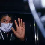 Michael Jackson mit Mundschutz