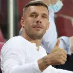 Nach Karriere-Ende: So startet Poldi nochmal richtig durch