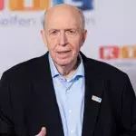Reiner Calmund bricht im Sky-Interview in Tränen aus.