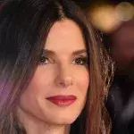 Sandra Bullock hat einen Flugzeugabsturz überlebt