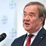 "Signifikante Schäden an Kindern": Laschet gegen die Lockdown-Politik von Merkel und Söder