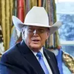 „Das macht mir Spaß“: Donald Trump bestätigt das Geheimnis hinter seinen Schuhgeschenken