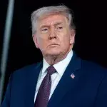„Verrat“ – Trump riskiert seine MAGA-Basis nach Kurswechsel bei der Einwanderung?
