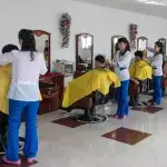 In einem nordkoreanischen Friseursalon gibt es nicht sehr viel Auswahl