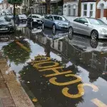 In London stehen Häuser unter Wasser