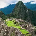 Proteste in Peru: Tourist:innen sitzen am Machu Picchu fest