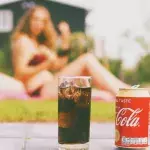 Das passiert, wenn du deine Cocktails mit Cola Light statt mit herkömmlicher Cola mixt