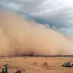 Dieser heftige Sandsturm wurde von einem Autofahrer in Australien gefilmt