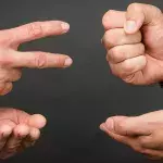 Er hat eine Strategie für „Schere, Stein, Papier“ und gewinnt jetzt jedes Mal