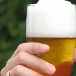 Ist Bier gegen Schmerzen effizienter als Paracetamol?