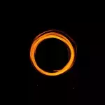 Astronomen entdecken Schwarzes Loch, das 30 Milliarden Mal schwerer ist als die Sonne
