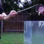 Experiment: Was passiert, wenn man geschmolzenes Aluminium in ein Aquarium schüttet?