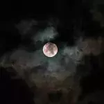 Der Vollmond ist ein Symbol in vielen Geschichten