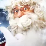 Der Weihnachtsmann hat die Zeit im Blick