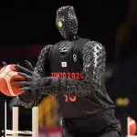 Dieser Roboter trifft jeden Korb