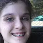 Mädchen macht unglaubliche Entdeckung auf ihrem Selfie