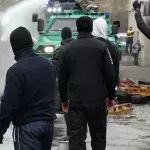 Nicht bloß Wasser: Was Wasserwerfer versprühen, erweist sich als erhebliches Risiko