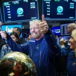 Richard Branson will noch vor Jeff Bezos ins All fliegen