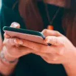 Studie enthüllt: Aus diesem Grund nutzen Frauen Tinder wirklich