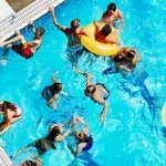 Urin im Schwimmbad