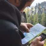 Wandern mit Smartphone ist keine gute Idee.