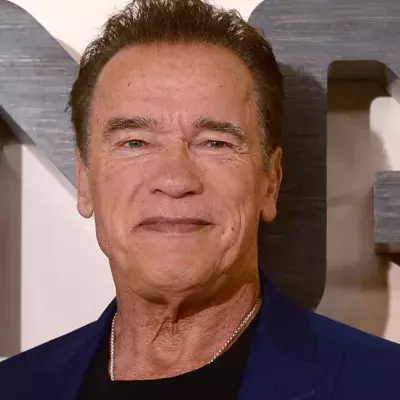 Arnold Schwarzenegger offenbart sein legendäres Home-Workout.