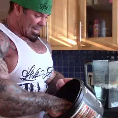 Er hat 30 Jahre lang Steroide geschluckt: Jetzt liegt Rich Piana im Koma!