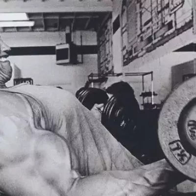 3 Tipps von Arnold Schwarzenegger, um mehr Muskelmasse aufzubauen
