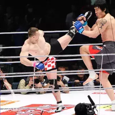 Mirko Cro Cop kämpft gegen den koreanischen Riesen Hong Man Choi