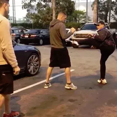 Jean Claude Van Damme erklärt Nate Diaz, wie er Kicks intelligenter einsetzen kann