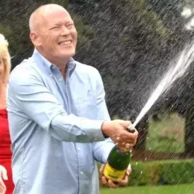 Sohn verklagt Lottogewinner