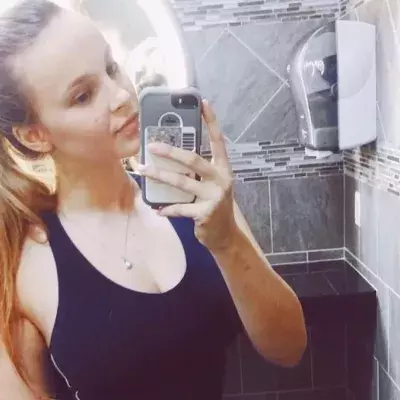 Wegen DIESEM Outfit wird ihr der Zutritt zum Fitnessstudio verweigert....