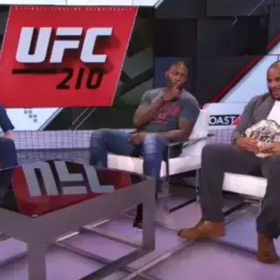 Daniel Cormier und Anthony Rumble Johnson streiten im TV wie Kinder um einen Sessel