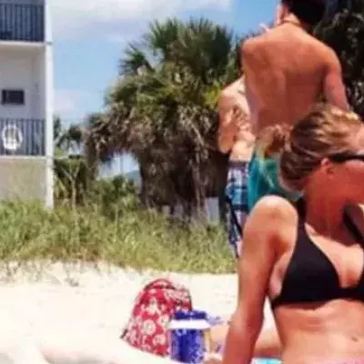 Warum geht dieses Foto von einer Frau im Bikini in den sozialen Netzwerken um?