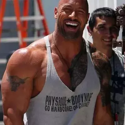 The Rock hätte beim Golfen fast den Rekord im längsten Drive gebrochen