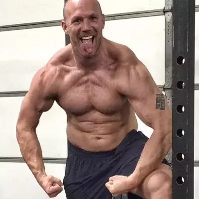 Mit diesem genialen Basis-Training kannst du über 10 Kilo Muskelmasse aufbauen!
