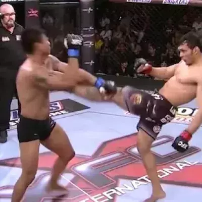 Luis „Sao“ Santos verpasst Alfredo „Tsunami“ Morales den K. o. des Jahres mit einem enormen Frontkick