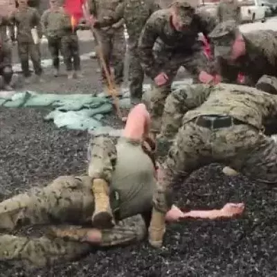 Beeindruckender Grappling-Kampf zwischen zwei amerikanischen Marines